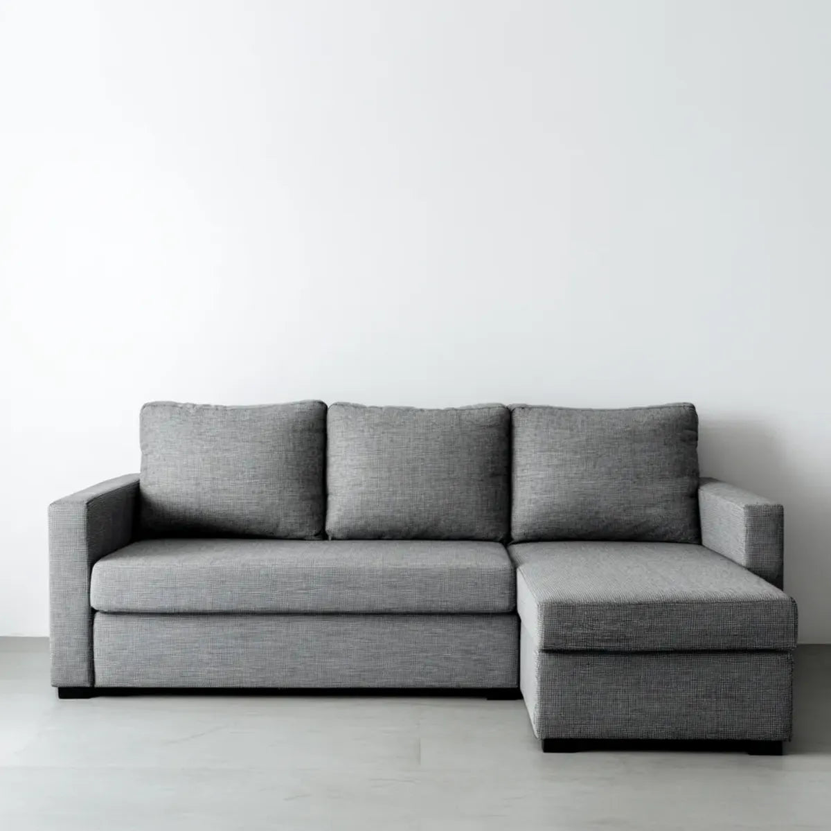 Sofa, Kanapa narożna 3 fotele w szarym poliestrze z krzesełkiem z przodu w prawo na 230 x 150 x 85 cm